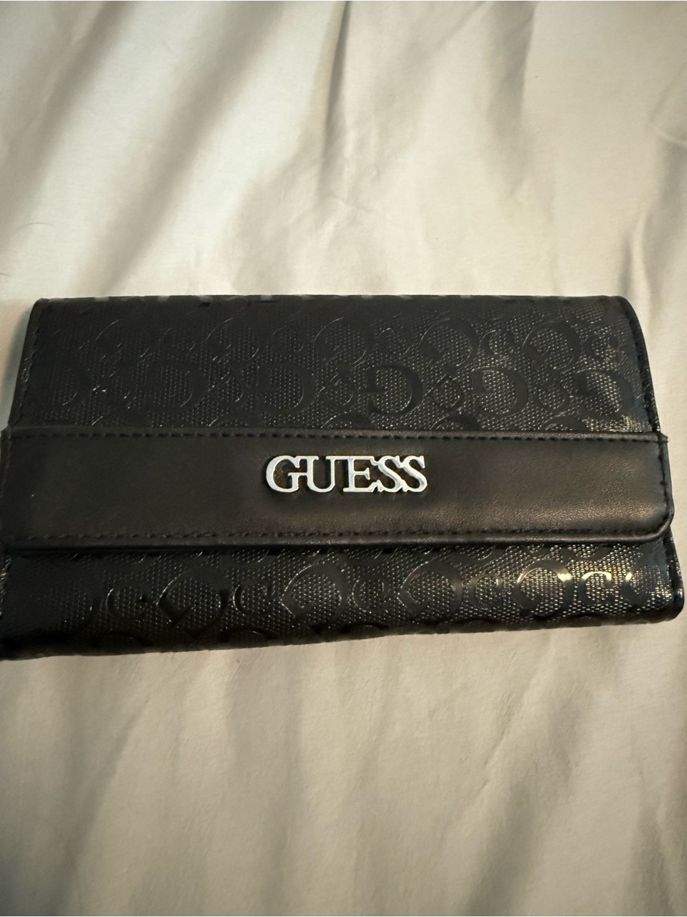 GUESS Black Signature Trifold Wallet